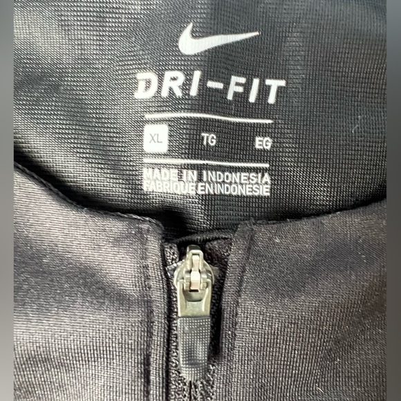 Nike Women's Dri-Fit Element Long Sleeve Running Top - Barcelona FCB - Picture 6 of 7